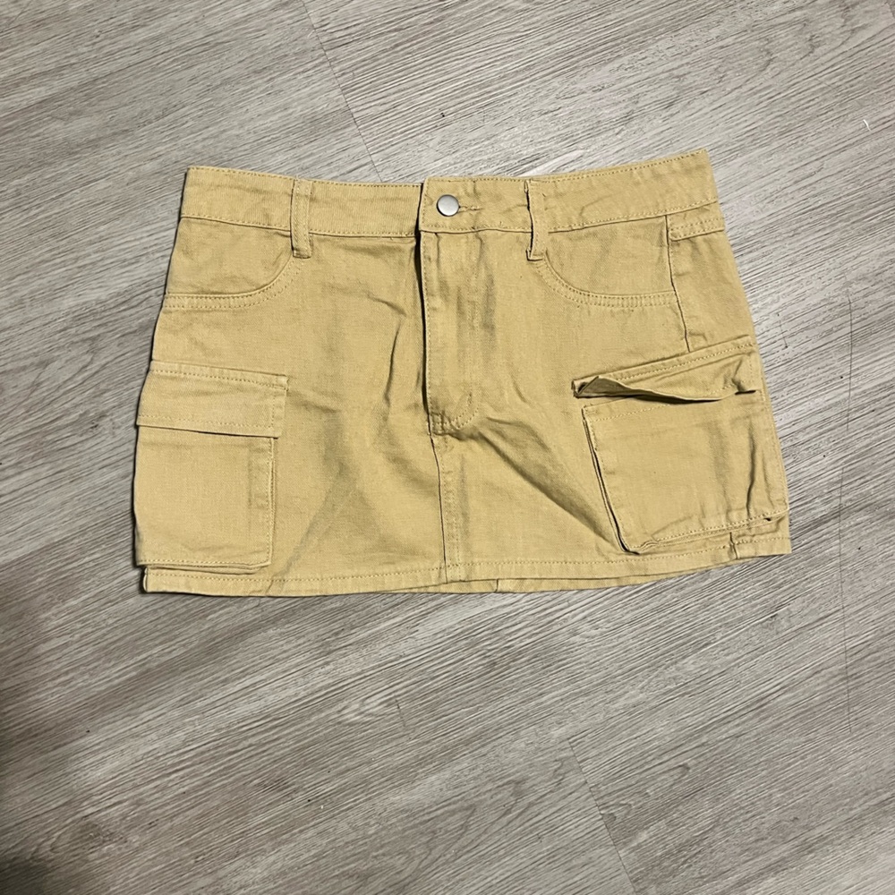 Cargo mini skirt